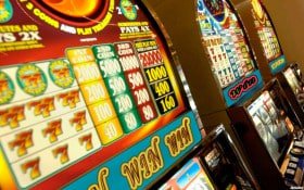 Người dùng chơi live casino trên điện thoại tại 79kinh – baccarat dealer thật